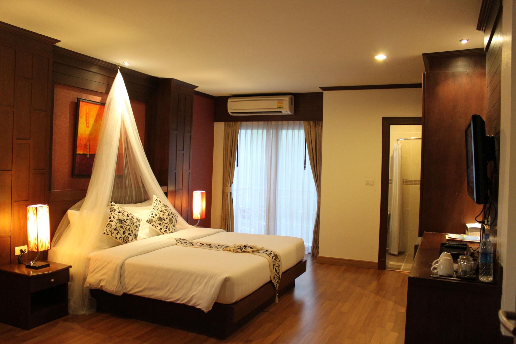 Hemingway'S Hotel Patong Экстерьер фото
