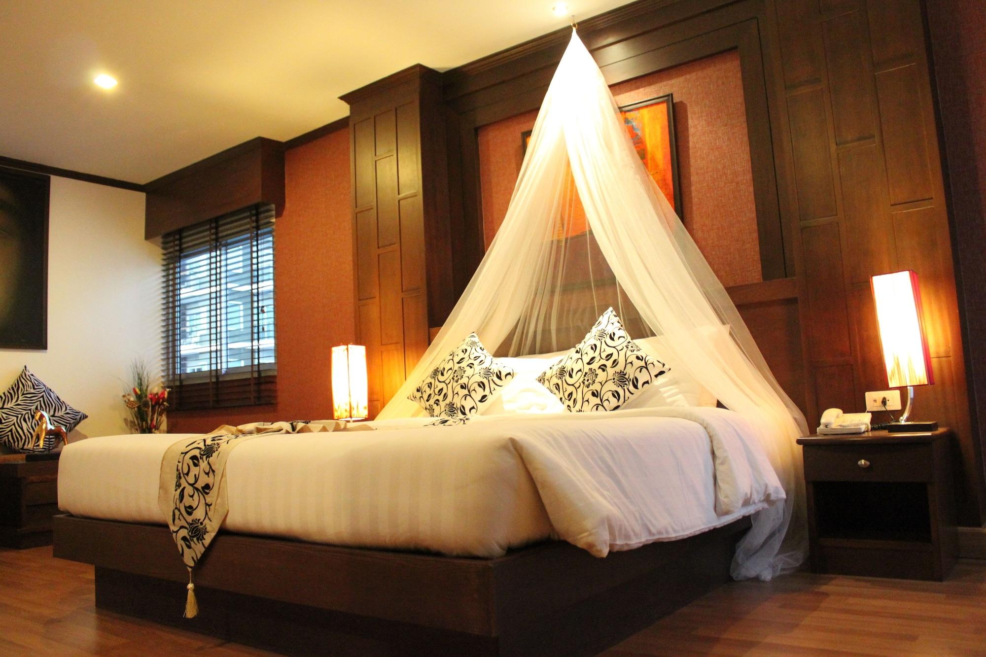 Hemingway'S Hotel Patong Экстерьер фото