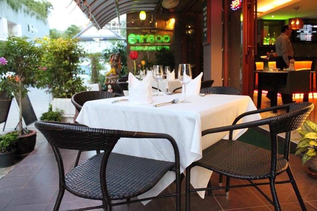 Hemingway'S Hotel Patong Экстерьер фото